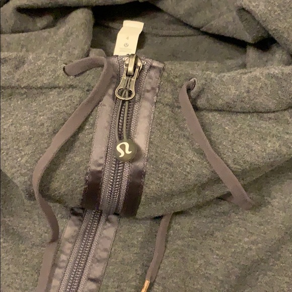 SUPER RARE! EUC Lululemon Coursette Jacket - Picture 6 of 6